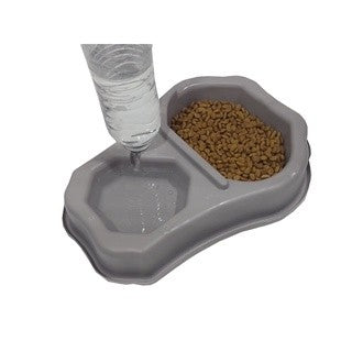 Comedouro e bebedouro duplo com suporte para garrafa.