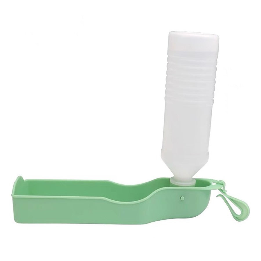 GARRAFA BEBEDOURO PORTÁTIL.