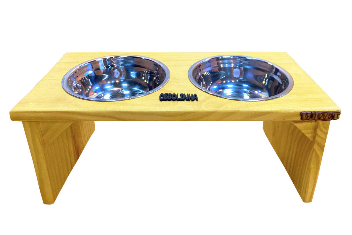 Comedouro Personalizado de Madeira.