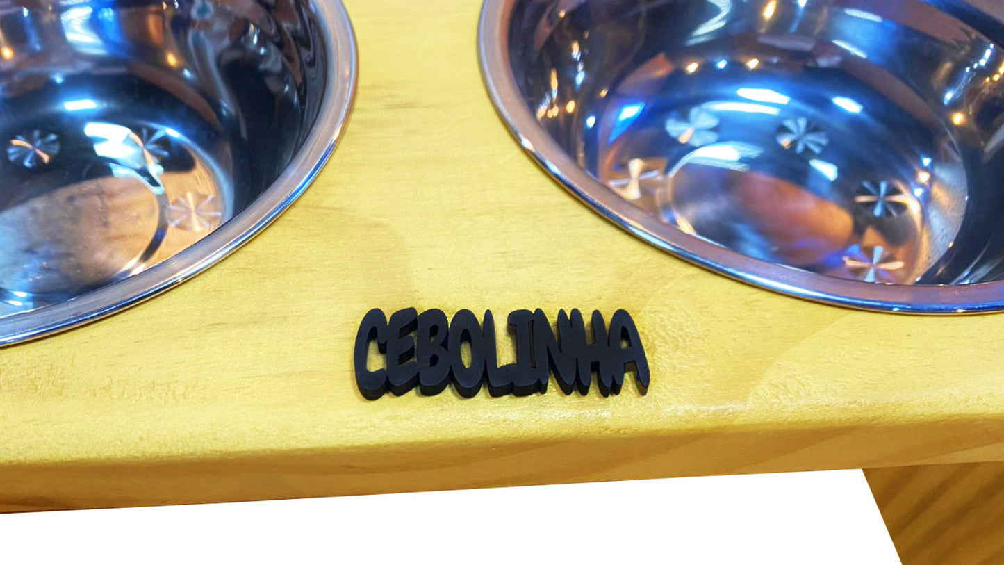 Comedouro Personalizado de Madeira.